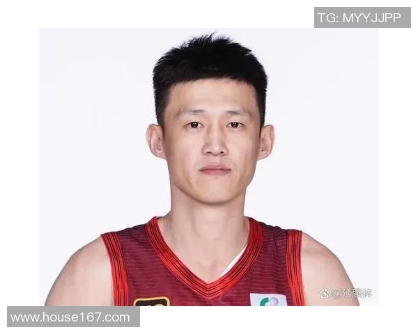 周鹏:从篮球场上的传奇到生活中的榜样,展现拼搏精神与团队合作的力量 周鹏:从篮球场上的传奇到生活中的榜样,展现拼搏精神与团队合作的力量